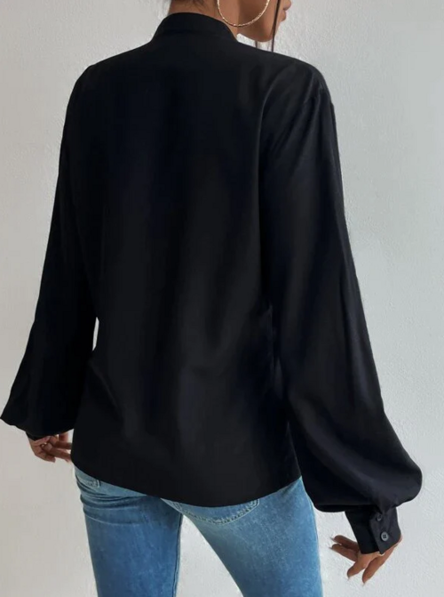 Elegantna bluza z izrezom na preklop Belucca, črna